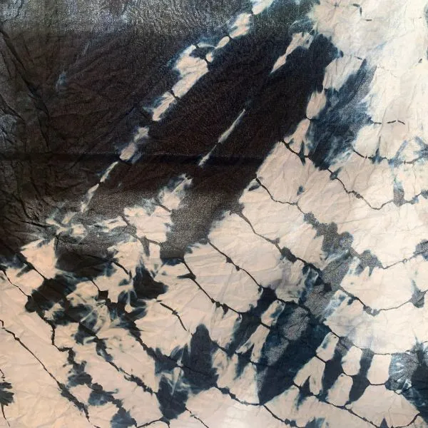 Un-dyeing: Thiox Silk Scarf