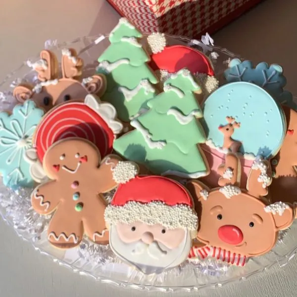We Serve Too!: Cookie Decorating with Smitholator Cookies